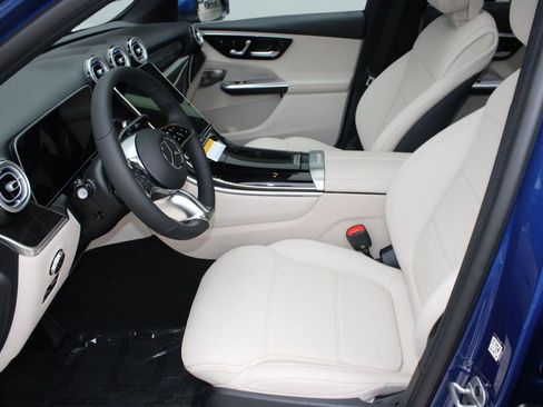 Used 2026 Mercedes-Benz GLC 300 image 5