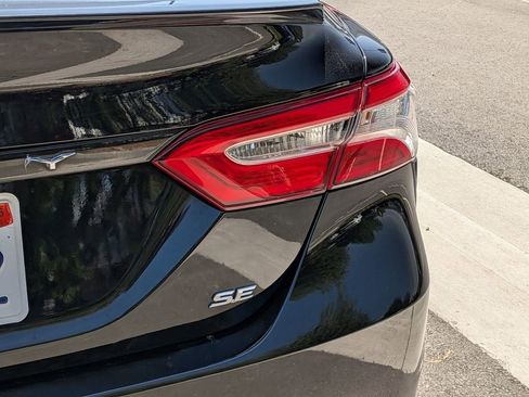 Used 2020 Toyota Camry SE FWD image 28