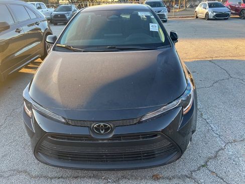 Used 2025 Toyota Corolla LE image 2