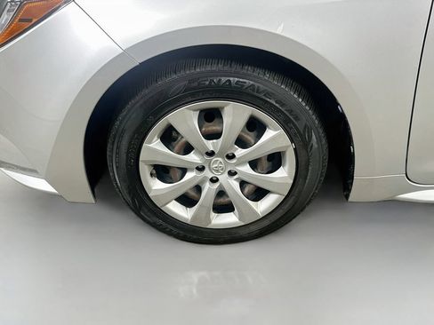 Used 2020 Toyota Corolla LE FWD image 8