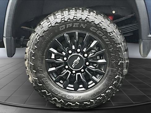 Used 2022 Chevrolet Silverado 3500 LTZ w/ LTZ Plus Package image 36