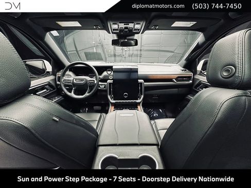 Used 2026 GMC Yukon Denali w/ Sun & Power Step Package AWD/4WD image 29