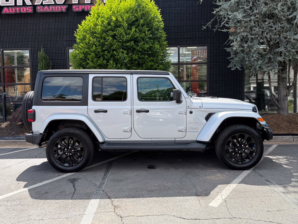 Used 2023 Jeep Wrangler Unlimited Sahara w/ Cold Weather Group AWD/4WD image 21