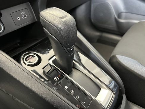 Used 2025 Nissan Versa SV image 16