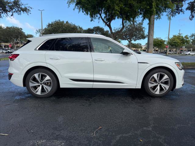 Used 2024 Audi Q8 e-tron Premium Plus w/ Premium Plus Package AWD/4WD image 7