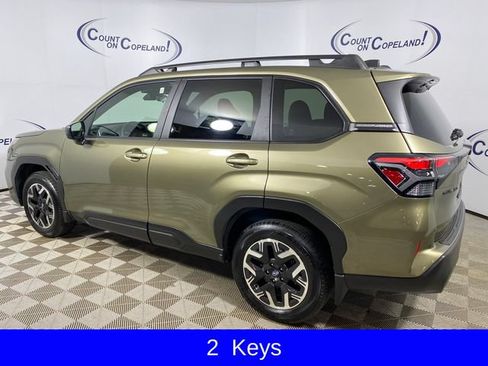 Used 2025 Subaru Forester Premium AWD/4WD image 4