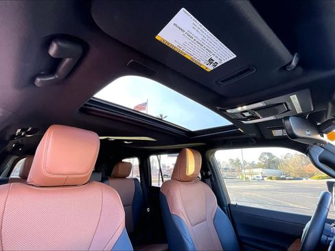 Used 2024 Lexus GX 550 image 13