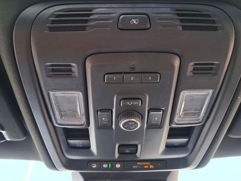 Used 2023 Cadillac Escalade Premium Luxury AWD/4WD image 41