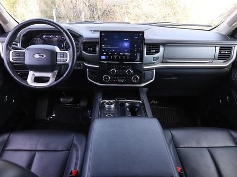 Used 2024 Ford Expedition Max XLT image 23