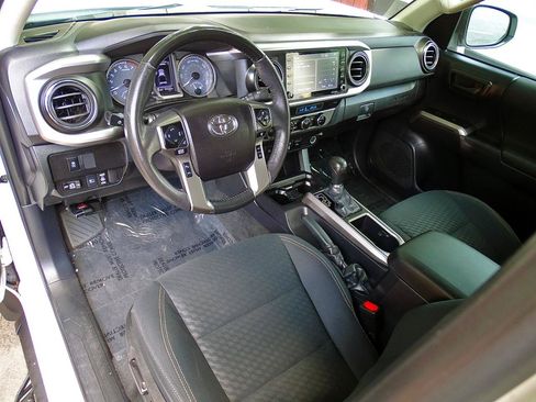 Used 2021 Toyota Tacoma SR5 w/ Trail Edition AWD/4WD image 23