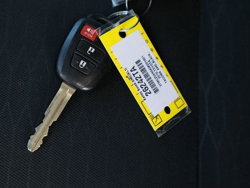 Used 2019 Toyota Tacoma SR5 image 30