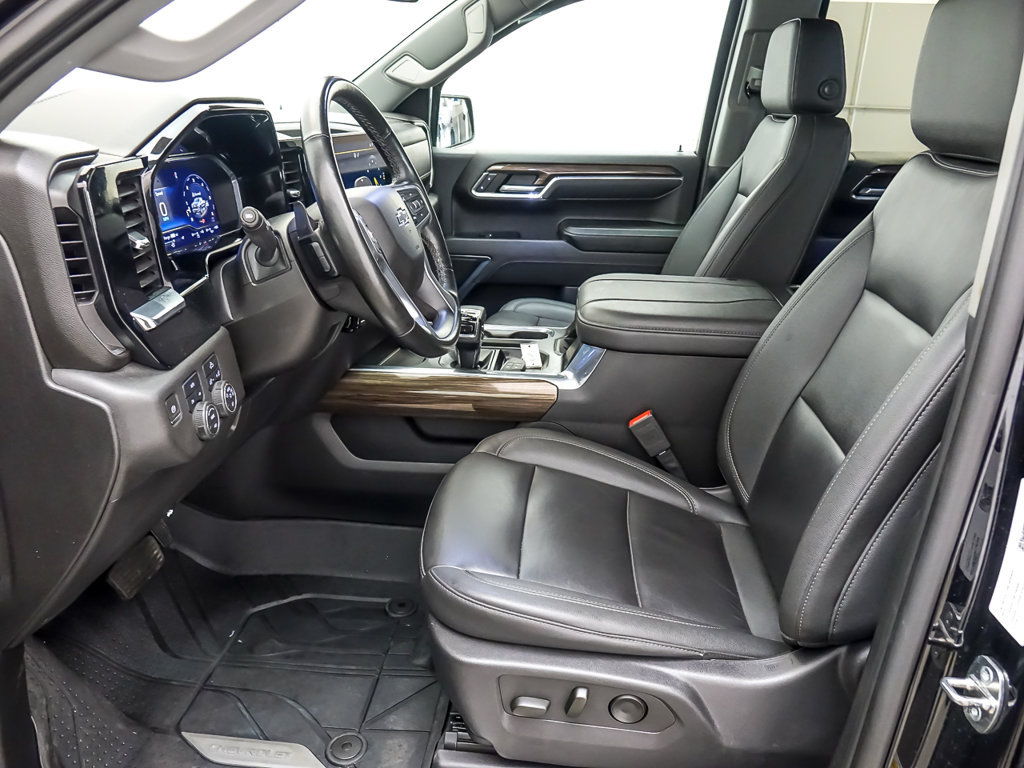 Used 2024 Chevrolet Silverado 1500 RST w/ Convenience Package II AWD/4WD image 9