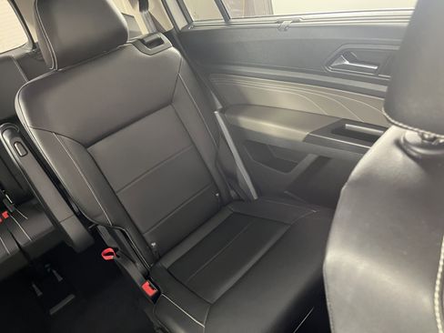 Used 2023 Volkswagen Atlas SE image 23