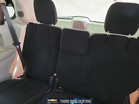 Used 2015 Chrysler Town & Country Touring w/ Driver Convenience Group image 46