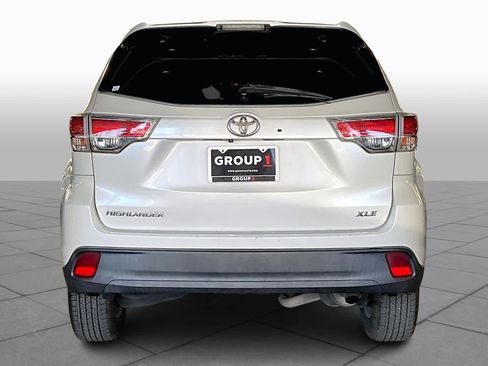 Used 2014 Toyota Highlander XLE image 4