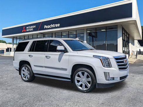 Used 2019 Cadillac Escalade Luxury AWD/4WD image 1