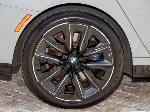 Used 2023 BMW 740i w/ Parking Assistance Package RWD image 55