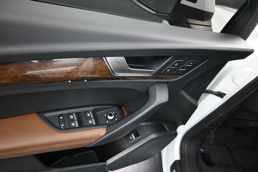 Used 2020 Audi Q5 2.0T Premium Plus AWD/4WD image 11