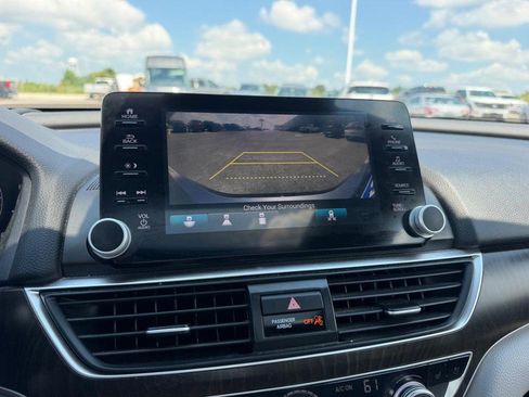 Used 2018 Honda Accord Touring image 23