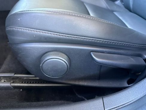 Used 2024 MAZDA MAZDA3 s image 19