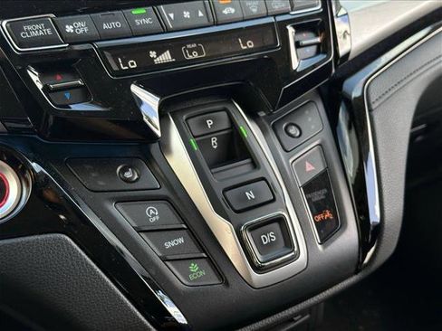 Used 2023 Honda Odyssey Touring image 17