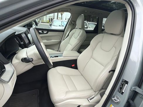 Certified 2024 Volvo XC60 B5 Plus w/ Protection Package Premier AWD/4WD image 27
