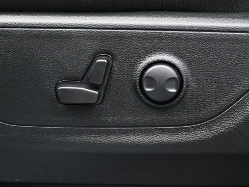 Used 2025 RAM 1500 Lone Star AWD/4WD image 10