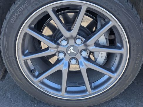 Used 2019 Tesla Model 3 image 11