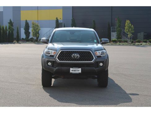 Used 2019 Toyota Tacoma TRD Off-Road image 5