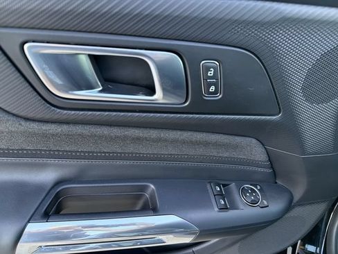 Used 2025 Ford Mustang Coupe RWD image 10