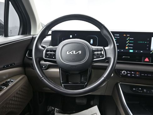 Certified 2025 Kia Carnival SX image 33