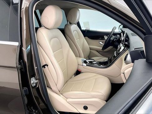 Used 2018 Mercedes-Benz GLC 300 4MATIC image 6