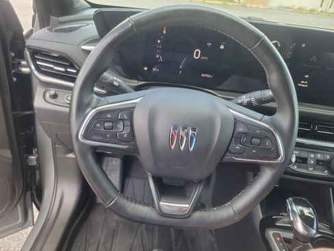 Used 2024 Buick Envista Sport Touring w/ Convenience I Package FWD image 23