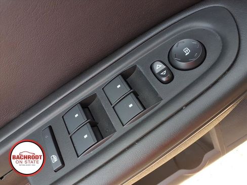 Used 2015 Chevrolet Traverse LT w/ Style and Technology Package FWD image 17
