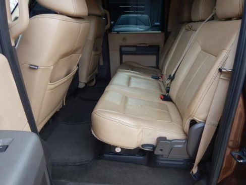 Used 2011 Ford F250 Lariat w/ Lariat Interior Pkg image 8