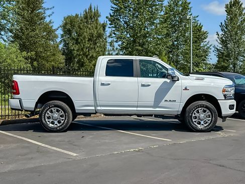 Used 2024 RAM 2500 Laramie AWD/4WD image 2