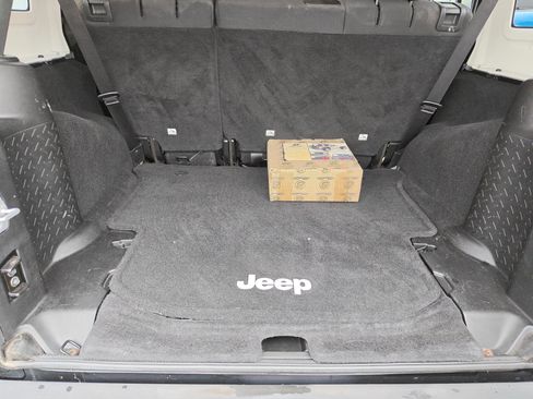 Used 2014 Jeep Wrangler Unlimited Sport w/ Quick Order Package 24S AWD/4WD image 32
