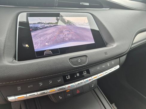 Used 2020 Cadillac XT4 Premium Luxury w/ Cold Weather Package FWD image 17