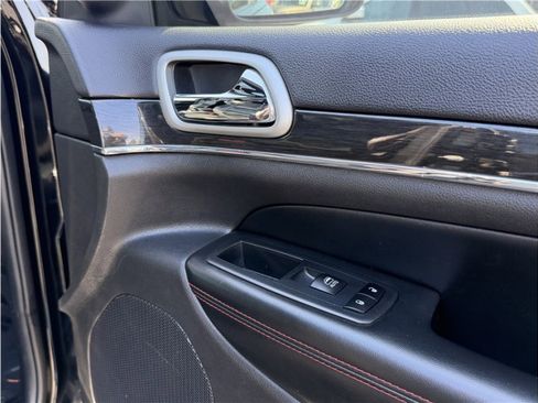 Used 2018 Jeep Grand Cherokee Trailhawk w/ Trailhawk Luxury Group image 34