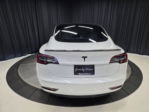 Used 2021 Tesla Model 3 Standard Range Plus image 11