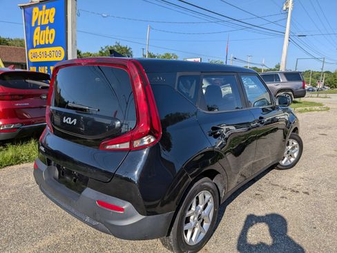 Used 2022 Kia Soul LX w/ Technology Package FWD image 6