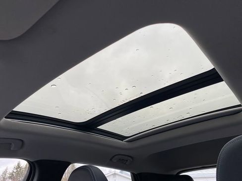 Used 2022 Chevrolet Bolt EUV Premier w/ Launch Edition image 28