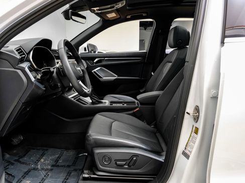 Used 2024 Audi Q3 2.0T Premium Plus w/ Premium Plus Package image 4