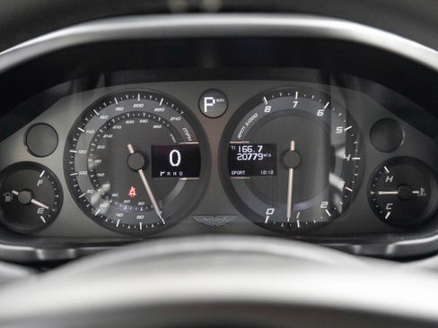 Used 2016 Aston Martin Vanquish Volante image 6