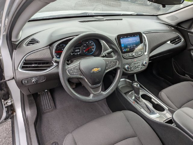 Used 2019 Chevrolet Malibu LT w/ Driver Confidence Package FWD image 8