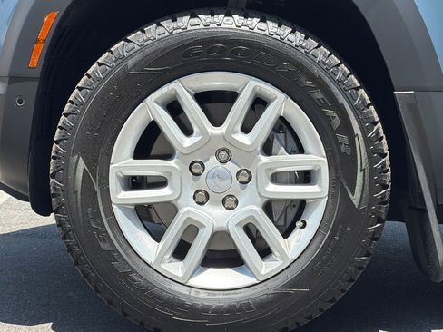 Used 2025 Land Rover Defender 110 S AWD/4WD image 13