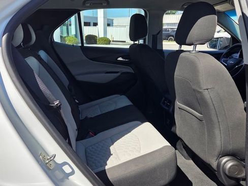 Used 2019 Chevrolet Equinox LS FWD image 14
