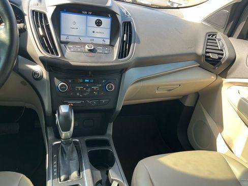 Used 2019 Ford Escape SEL image 5