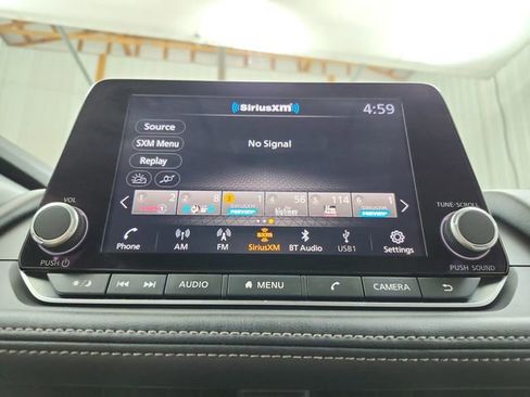 Used 2025 Nissan Rogue SV image 28