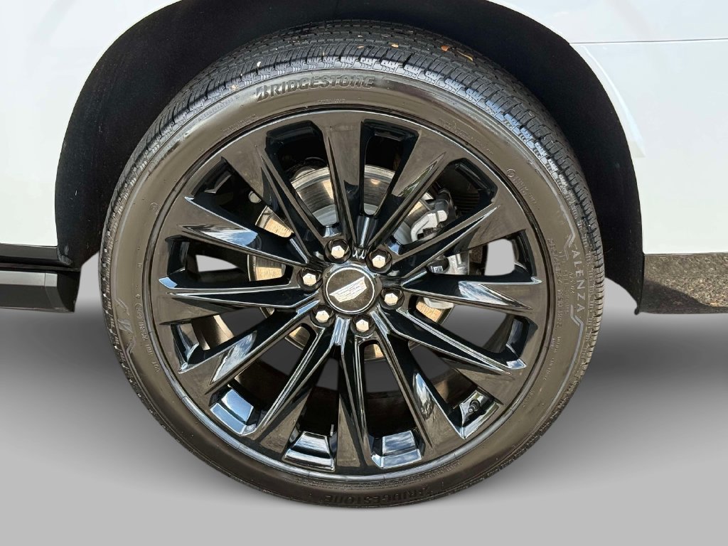 Used 2026 Cadillac Escalade ESV Platinum Sport w/ LPO, ONYX Package AWD/4WD image 13